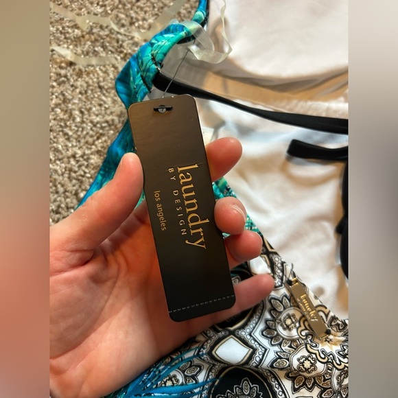 Laundry by design NWT Tropical Blue and Green open back One Piece Swimsuit - Picture 5 of 8